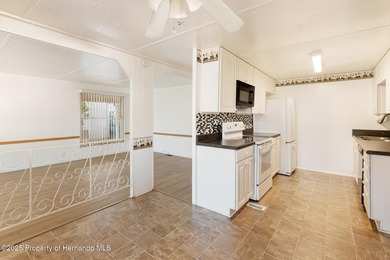 Charming home located in the desirable High Point community! on High Point Golf Club, Inc. in Florida - for sale on GolfHomes.com, golf home, golf lot