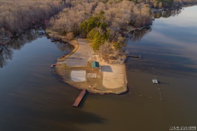 This 3 bed & 2 bath gem of a build by Cardan Construction will on Tanglewood Shores Golf and Country Club in Virginia - for sale on GolfHomes.com, golf home, golf lot