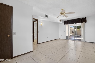 Charming, very clean, well-maintained 2-bedroom, 1-bath garden on Sun City-Willow Creek / Willow Brook  in Arizona - for sale on GolfHomes.com, golf home, golf lot