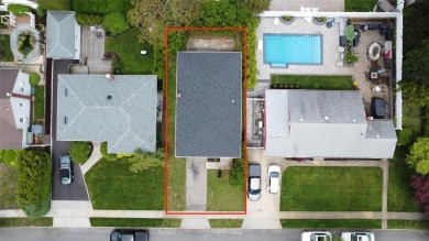 Welcome to this stunning, renovated Hi-Ranch in the heart of on Peninsula Golf Club in New York - for sale on GolfHomes.com, golf home, golf lot