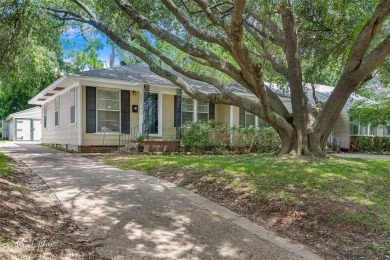 Newly renovated Broadmoor home on a coveted golf course lot! on Querbes Park Golf Course in Louisiana - for sale on GolfHomes.com, golf home, golf lot