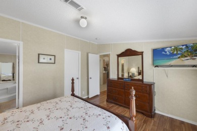 Welcome to 1006 York Trail. This fully furnished 2 bedroom 2 on Maple Leaf Golf and Country Club in Florida - for sale on GolfHomes.com, golf home, golf lot