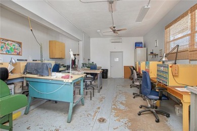Bright End Unit with Great Potential in Clearwater's Premier 55+ on On Top Of The World Golf Course in Florida - for sale on GolfHomes.com, golf home, golf lot