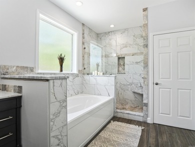 Beautiful LIKE NEW home on the Newly Renovated Balboa Golf on Balboa Golf Course in Arkansas - for sale on GolfHomes.com, golf home, golf lot