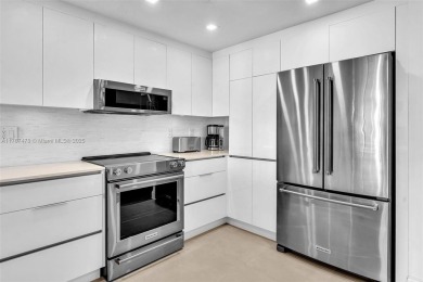 This beautiful 2 bedroom/ 2 bathroom condo has gorgeous views of on Turnberry Isle Resort and Club in Florida - for sale on GolfHomes.com, golf home, golf lot