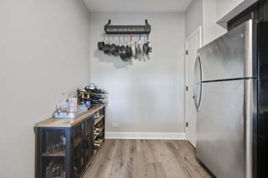Move Right In to this Beautifully Updated 2 Bedroom, 2-1/2 Bath on Glendale Lakes Golf Club in Illinois - for sale on GolfHomes.com, golf home, golf lot