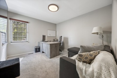 Move Right In to this Beautifully Updated 2 Bedroom, 2-1/2 Bath on Glendale Lakes Golf Club in Illinois - for sale on GolfHomes.com, golf home, golf lot