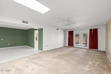 Location, location! This charming 3-bedroom, 2.5-bath home in on PalmBrook Country Club in Arizona - for sale on GolfHomes.com, golf home, golf lot