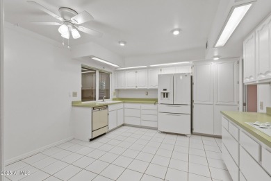 Location, location! This charming 3-bedroom, 2.5-bath home in on PalmBrook Country Club in Arizona - for sale on GolfHomes.com, golf home, golf lot