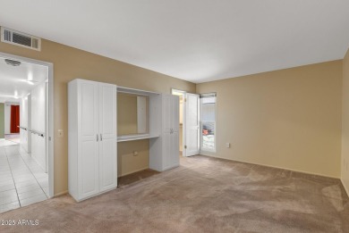 Location, location! This charming 3-bedroom, 2.5-bath home in on PalmBrook Country Club in Arizona - for sale on GolfHomes.com, golf home, golf lot