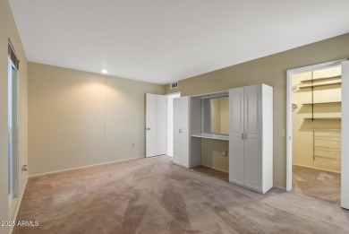 Location, location! This charming 3-bedroom, 2.5-bath home in on PalmBrook Country Club in Arizona - for sale on GolfHomes.com, golf home, golf lot