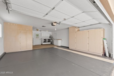 Location, location! Updated flooring (10/25) This 2118 sq ft on PalmBrook Country Club in Arizona - for sale on GolfHomes.com, golf home, golf lot