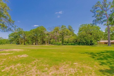 Don't miss your opportunity to own a fully updated 2420 square on Hide-A-Way Lake Golf Course in Texas - for sale on GolfHomes.com, golf home, golf lot