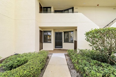 Beautiful 2 bedroom, 2 bath, 1st floor condo overlooking the 5th on Heritage Ridge Golf Club in Florida - for sale on GolfHomes.com, golf home, golf lot