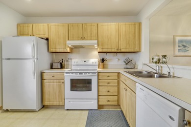 Beautiful 2 bedroom, 2 bath, 1st floor condo overlooking the 5th on  in Florida - for sale on GolfHomes.com, golf home, golf lot