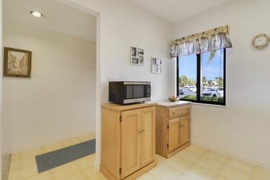 Beautiful 2 bedroom, 2 bath, 1st floor condo overlooking the 5th on Heritage Ridge Golf Club in Florida - for sale on GolfHomes.com, golf home, golf lot