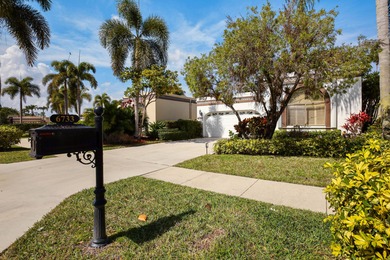 Must see this 3 bedroom home located in the renowned Fountains on Fountains Golf and Country Club in Florida - for sale on GolfHomes.com, golf home, golf lot