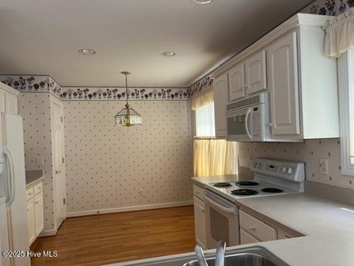 This 4 bedroom unit is right on the 17th green of Longleaf CC on Longleaf Golf and Country Club in North Carolina - for sale on GolfHomes.com, golf home, golf lot