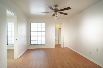 RECENTLY UPDATED 2 BRD 2 BTH CONDO ON GROUND FLOOR WITH NEARBY on Stevens Park Golf Course in Texas - for sale on GolfHomes.com, golf home, golf lot