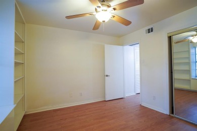 RECENTLY UPDATED 2 BRD 2 BTH CONDO ON GROUND FLOOR WITH NEARBY on Stevens Park Golf Course in Texas - for sale on GolfHomes.com, golf home, golf lot