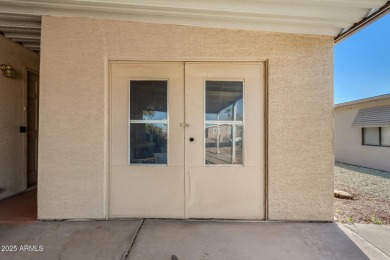 Step into your ideal 55+ lifestyle w/ this 2-bed/2-bath home in on Sun Lakes Country Club in Arizona - for sale on GolfHomes.com, golf home, golf lot