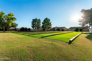 Step into your ideal 55+ lifestyle w/ this 2-bed/2-bath home in on Sun Lakes Country Club in Arizona - for sale on GolfHomes.com, golf home, golf lot