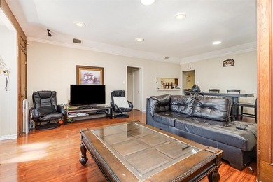 Very nice house in the prestigious Oakridge neighbourhood in on Duck Creek Golf Club in Texas - for sale on GolfHomes.com, golf home, golf lot