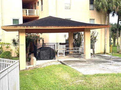 JUST REDUCED!!!This charming corner unit is nestled in Rokest on Colony West Country Club in Florida - for sale on GolfHomes.com, golf home, golf lot