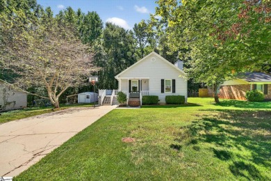 Move-in ready! This charming 3BR/2BA ranch sits on a level on Lakeview Golf Course in South Carolina - for sale on GolfHomes.com, golf home, golf lot