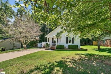 Move-in ready! This charming 3BR/2BA ranch sits on a level on Lakeview Golf Course in South Carolina - for sale on GolfHomes.com, golf home, golf lot