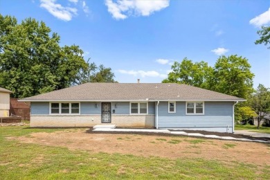 Red Bridge 4-bedroom, 2 1/2 bath raised ranch on spacious corner on Minor Park Golf Course in Missouri - for sale on GolfHomes.com, golf home, golf lot