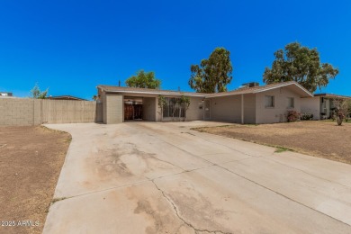 Fantastic opportunity to own this charming single-level home! on Maryvale Golf Course in Arizona - for sale on GolfHomes.com, golf home, golf lot
