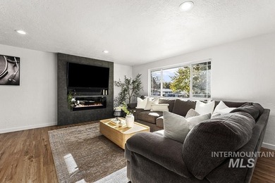 Located just blocks from Hillcrest Golf Course, this beautifully on Hillcrest Country Club, Inc. in Idaho - for sale on GolfHomes.com, golf home, golf lot