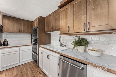 Located just blocks from Hillcrest Golf Course, this beautifully on Hillcrest Country Club, Inc. in Idaho - for sale on GolfHomes.com, golf home, golf lot