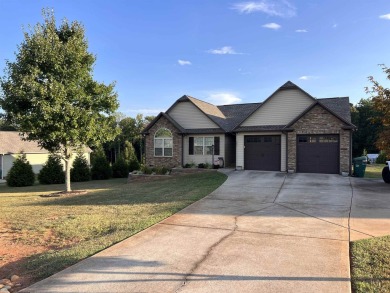 IMMACULATE 3 bedroom, 2 bath home in the desirable Grassy Pond on Cherokee National Golf and Country Club in South Carolina - for sale on GolfHomes.com, golf home, golf lot