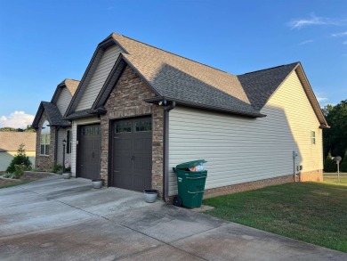 IMMACULATE 3 bedroom, 2 bath home in the desirable Grassy Pond on Cherokee National Golf and Country Club in South Carolina - for sale on GolfHomes.com, golf home, golf lot
