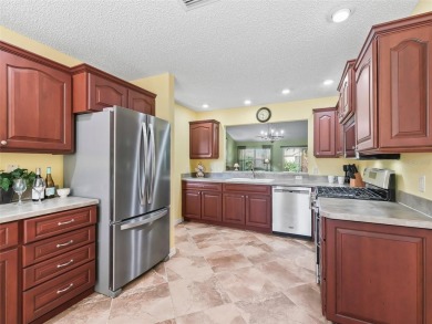 TURNKEY, BEAUTIFULLY FURNISHED  MOVE-IN READY - GOLF CART on The Links of Spruce Creek in Florida - for sale on GolfHomes.com, golf home, golf lot