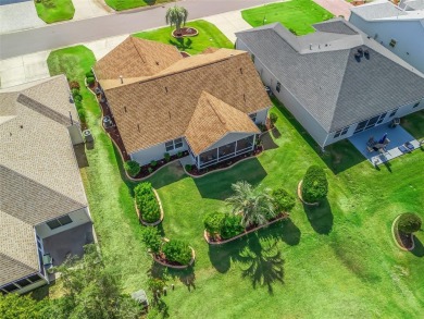TURNKEY, BEAUTIFULLY FURNISHED  MOVE-IN READY - GOLF CART on The Links of Spruce Creek in Florida - for sale on GolfHomes.com, golf home, golf lot