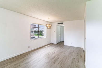 opportunity in sought-after Kings Point! This well-maintained on Kings Point Golf -Flanders Way in Florida - for sale on GolfHomes.com, golf home, golf lot