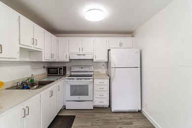 opportunity in sought-after Kings Point! This well-maintained on Kings Point Golf -Flanders Way in Florida - for sale on GolfHomes.com, golf home, golf lot