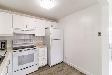 opportunity in sought-after Kings Point! This well-maintained on Kings Point Golf -Flanders Way in Florida - for sale on GolfHomes.com, golf home, golf lot