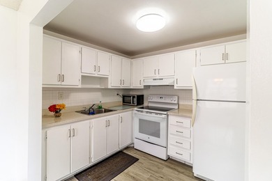 opportunity in sought-after Kings Point! This well-maintained on Kings Point Golf -Flanders Way in Florida - for sale on GolfHomes.com, golf home, golf lot