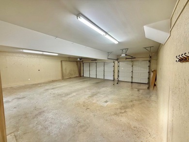 Stunning 2,675 sf 3BR or 4BR/2.5BA Golf Course Paradise! Wake up on Rayburn Country Club in Texas - for sale on GolfHomes.com, golf home, golf lot