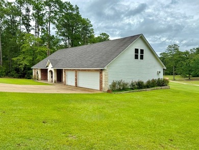 Stunning 2,675 sf 3BR or 4BR/2.5BA Golf Course Paradise! Wake up on Rayburn Country Club in Texas - for sale on GolfHomes.com, golf home, golf lot
