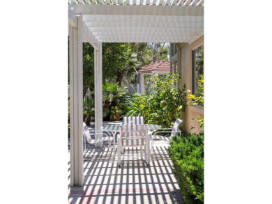 Meticulously maintained single-level home with no interior steps on El Niguel Country Club in California - for sale on GolfHomes.com, golf home, golf lot