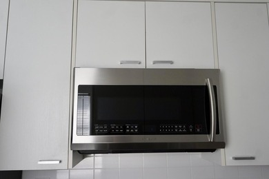 Welcome to this fully updated, Corner Unit ~ ground-floor on Kings Point Golf -Flanders Way in Florida - for sale on GolfHomes.com, golf home, golf lot