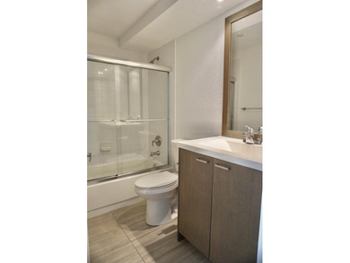 Welcome to this fully updated, Corner Unit ~ ground-floor on Kings Point Golf -Flanders Way in Florida - for sale on GolfHomes.com, golf home, golf lot