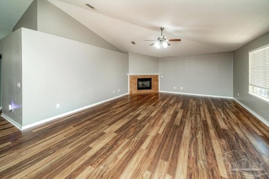 Great home convenient to everything in Milton, priced to sell on Tanglewood Golf Club in Florida - for sale on GolfHomes.com, golf home, golf lot