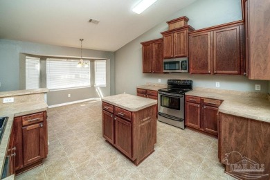 Great home convenient to everything in Milton, priced to sell on Tanglewood Golf Club in Florida - for sale on GolfHomes.com, golf home, golf lot