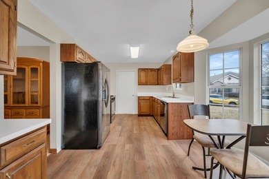 Welcome to this pristine ranch end-unit located in a on The Links at Carillon in Illinois - for sale on GolfHomes.com, golf home, golf lot